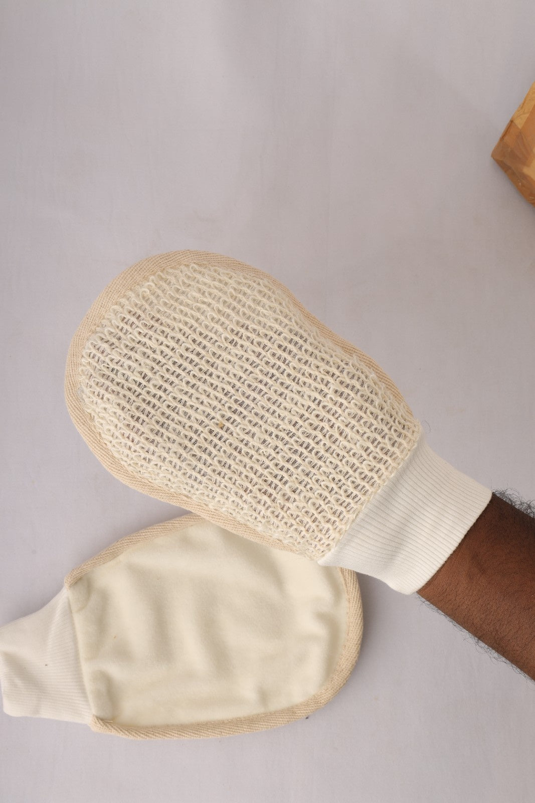 Ramie Fiber Exfoliating Bath Glove